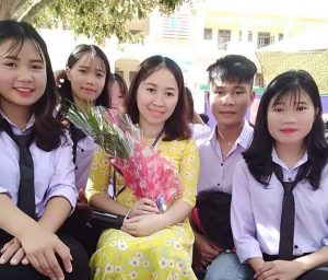 Cô giáo Nguyễn Thanh Bình không chỉ là người dạy học mà còn là người giúp đỡ học sinh vượt qua khó khăn